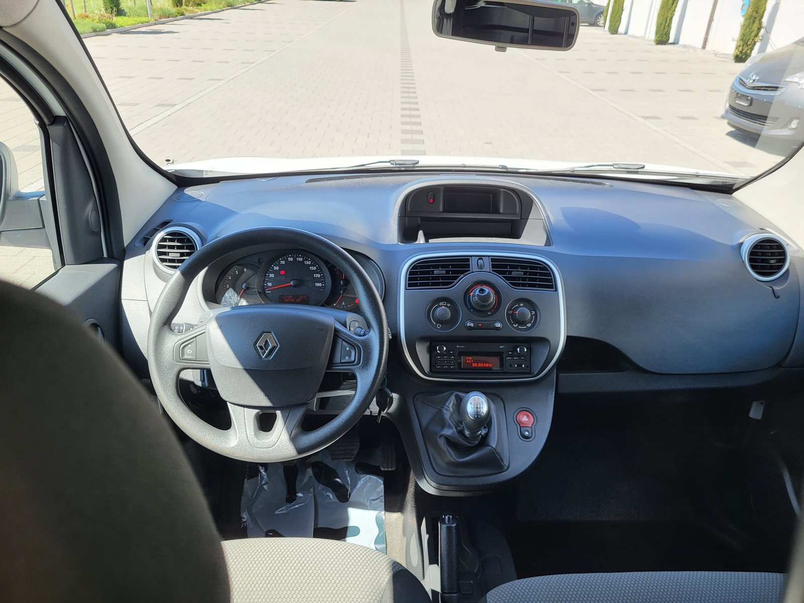 RENAULT Kangoo Maxi, Diesel, Occasion / Gebraucht, Handschaltung - 6