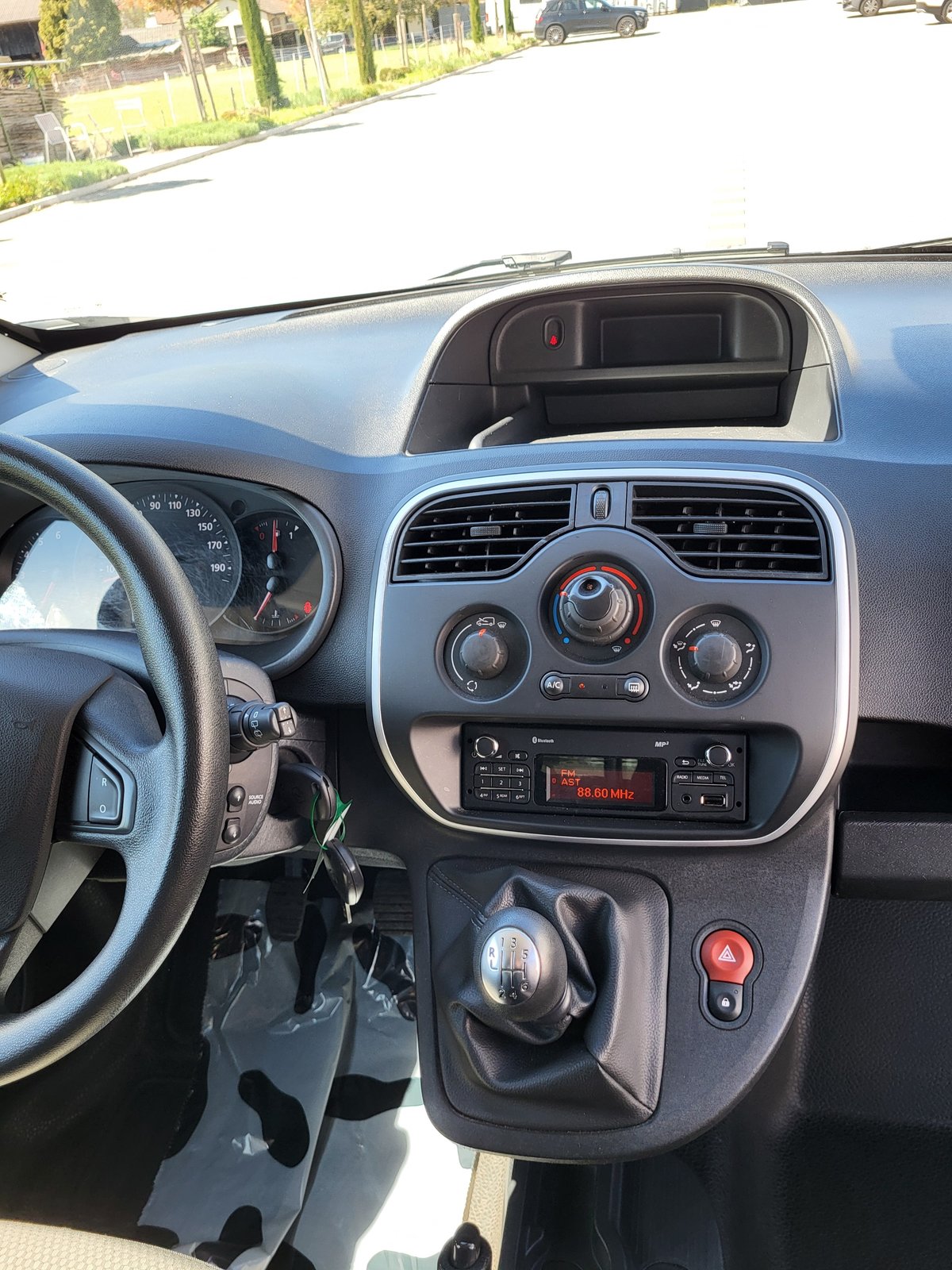 RENAULT Kangoo Maxi, Diesel, Occasion / Gebraucht, Handschaltung - 7