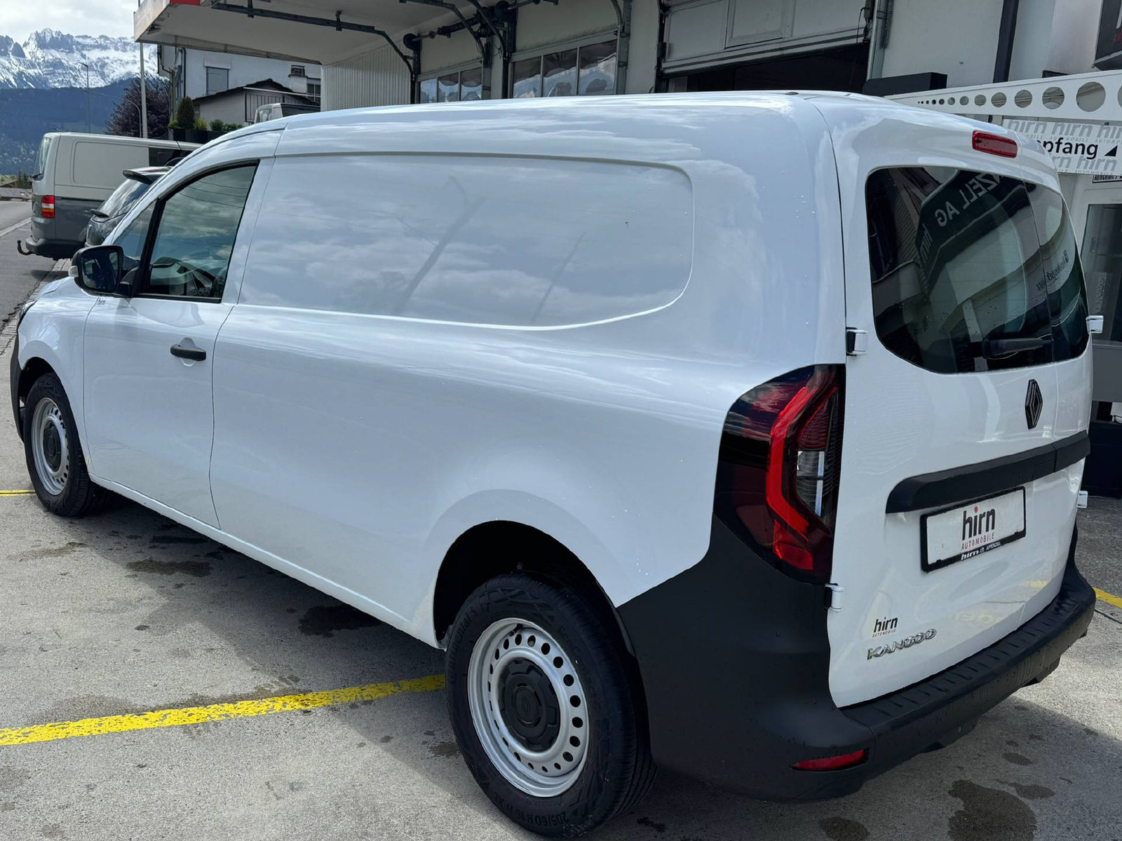 RENAULT Kangoo Van L2 1.3 TCe 130 Extra, Petrol, New car, Automatic - 4