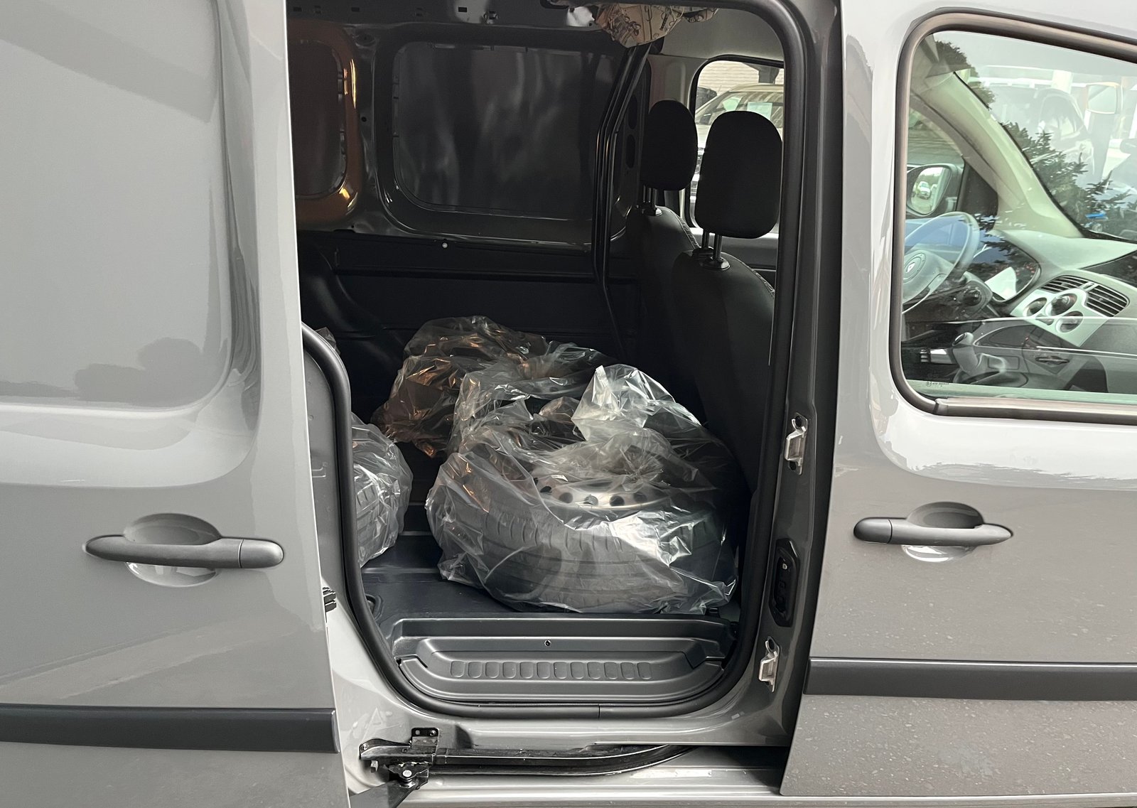 RENAULT Kangoo 1.6 105, Essence, Occasion / Utilisé, Manuelle - 6