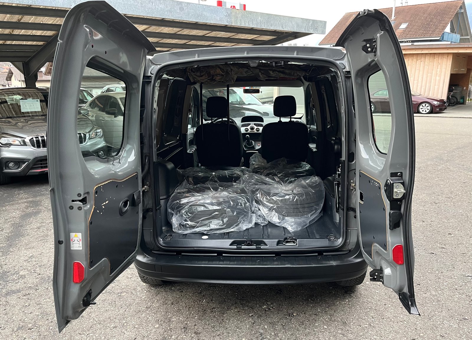 RENAULT Kangoo 1.6 105, Essence, Occasion / Utilisé, Manuelle - 7