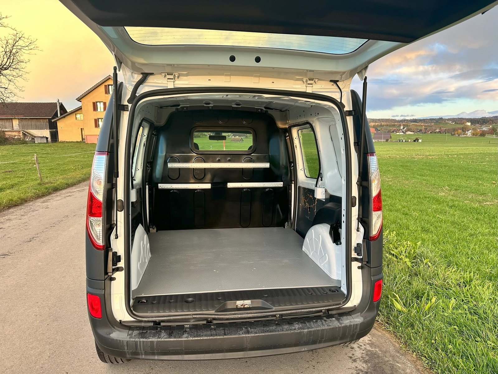 RENAULT Kangoo Medium dCi 90 ENERGY Business *Nutzlast 745 K, Diesel, Second hand / Used, Manual - 5