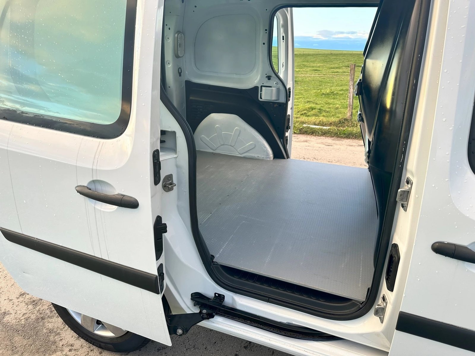 RENAULT Kangoo Medium dCi 90 ENERGY Business *Nutzlast 745 K, Diesel, Second hand / Used, Manual - 7