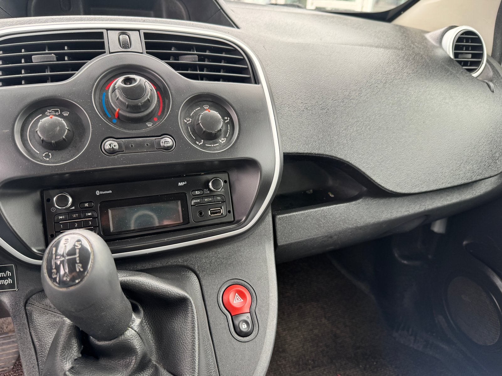 RENAULT Kangoo dCi 90, Diesel, Occasion / Utilisé, Manuelle - 6