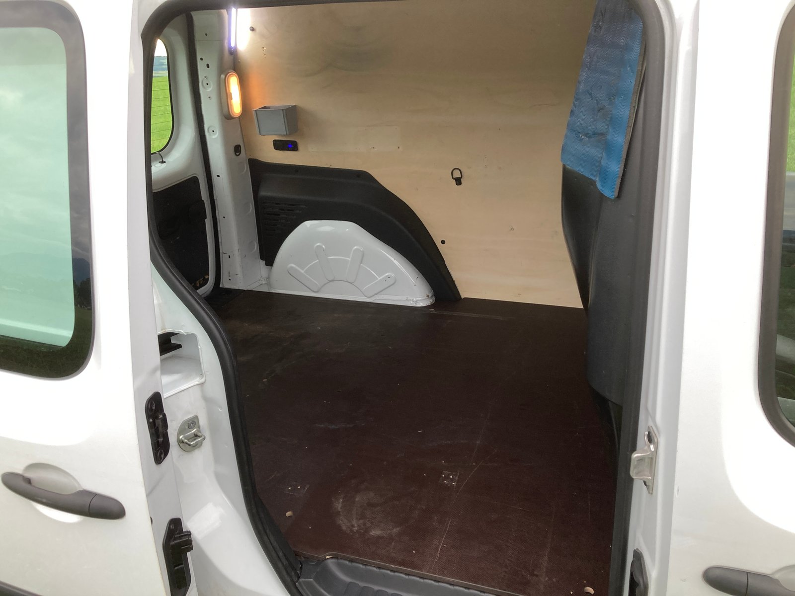 RENAULT Kangoo Medium dCi 95 ENERGY Business, Diesel, Second hand / Used, Manual - 7