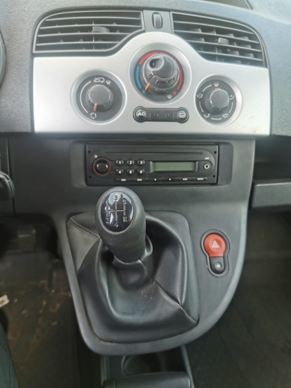 RENAULT Kangoo dCi90, Diesel, Occasion / Utilisé, Manuelle - 7