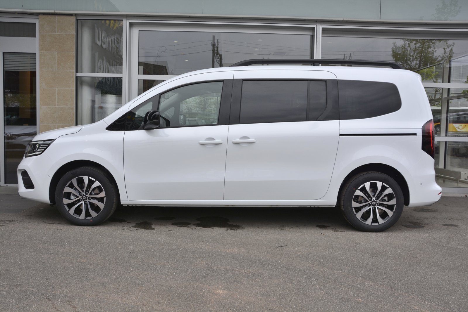 RENAULT GRAND KANGOO techno 1.3 TCe 130 PF EDC, Petrol, New car, Automatic - 3