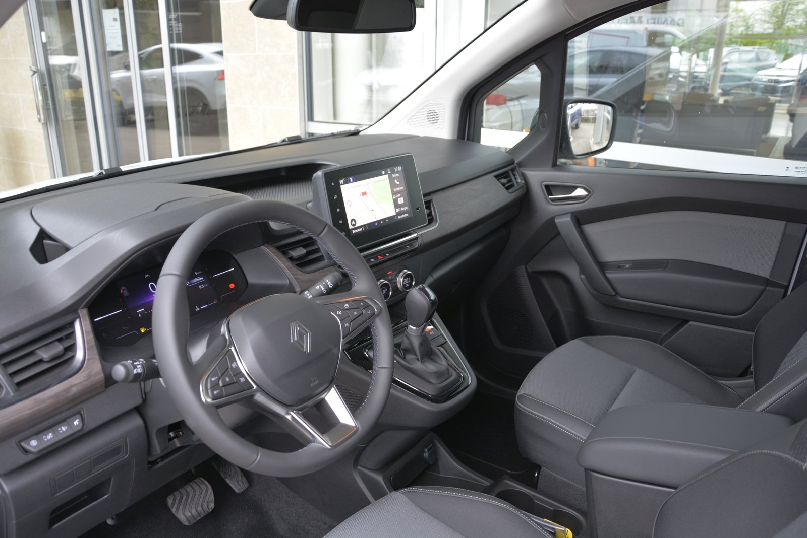 RENAULT GRAND KANGOO techno 1.3 TCe 130 PF EDC, Petrol, New car, Automatic - 5