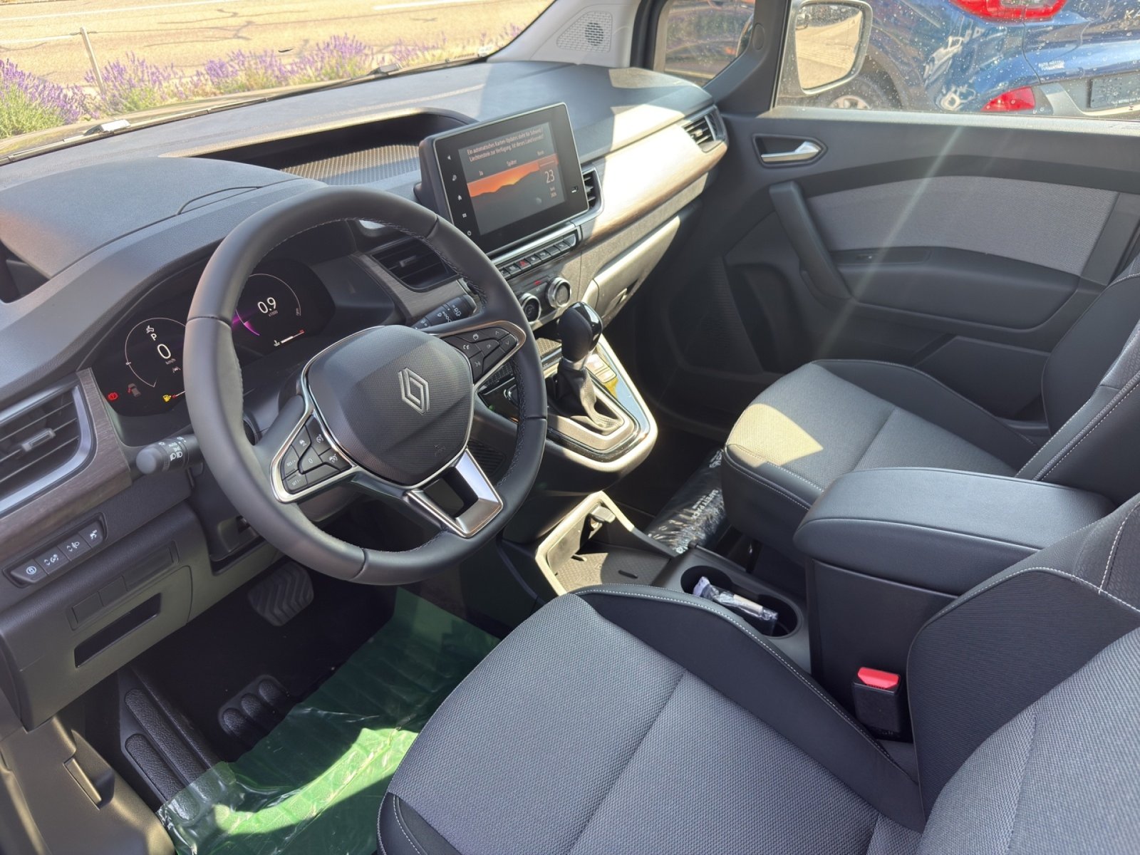 RENAULT Kangoo techno 1.3 TCe 130 PF EDC, Petrol, New car, Automatic - 5