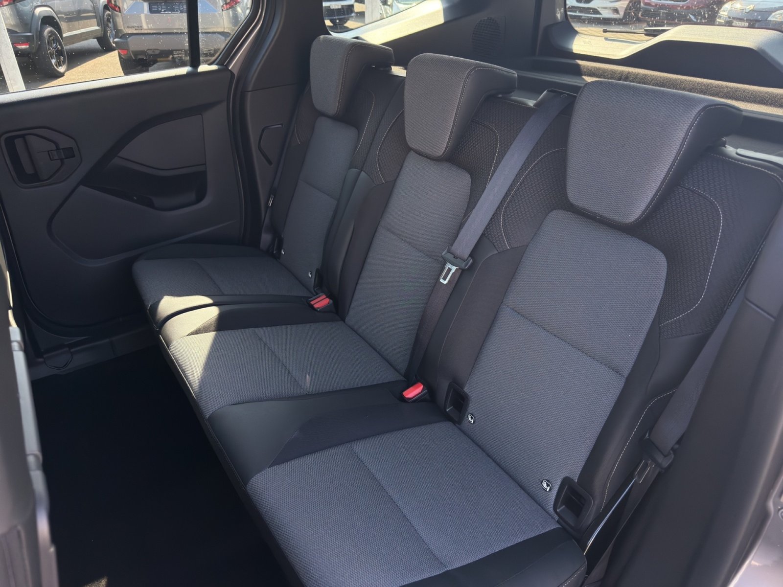 RENAULT Kangoo techno 1.3 TCe 130 PF EDC, Petrol, New car, Automatic - 6