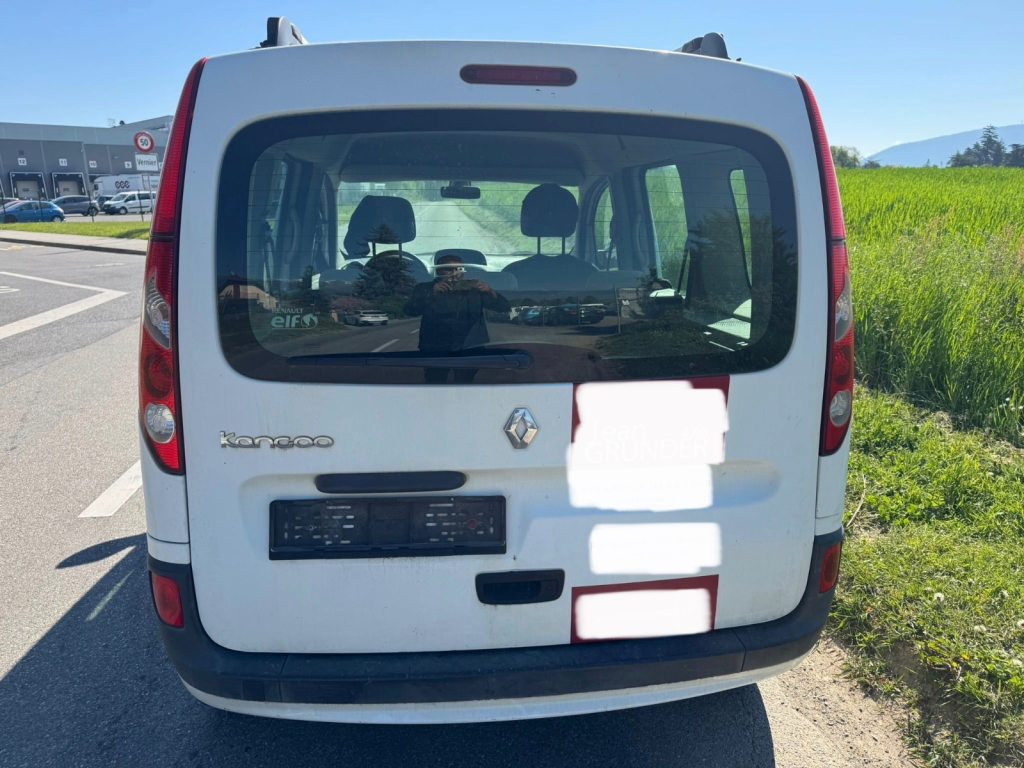 RENAULT KANGOO 1.6 16V 106 Privilège, Essence, Occasion / Utilisé, Manuelle - 2
