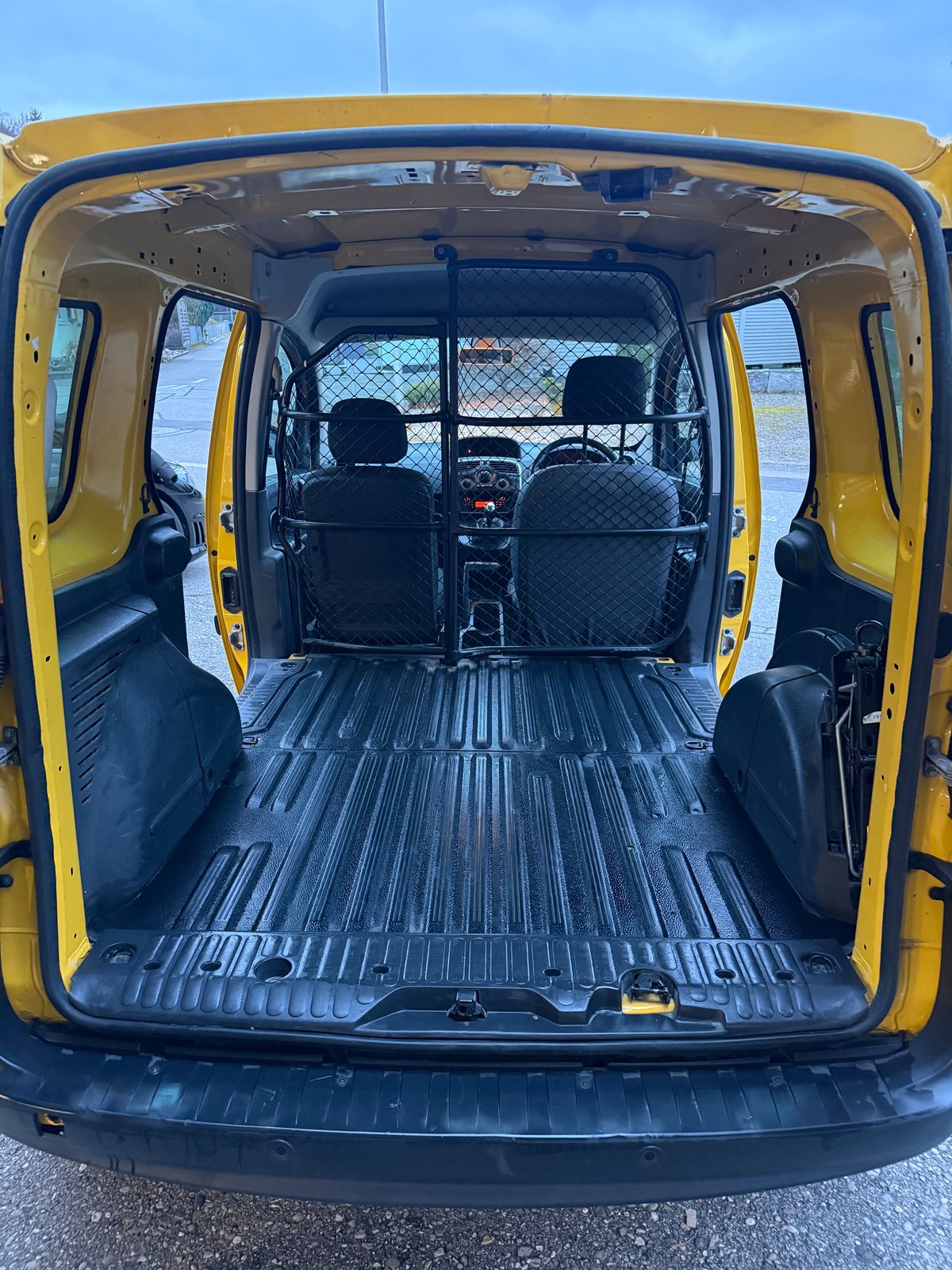 RENAULT Kangoo Medium dCi 115 ENERGY Business ** Frisch ab MFK ** Ne, Diesel, Second hand / Used, Manual - 7