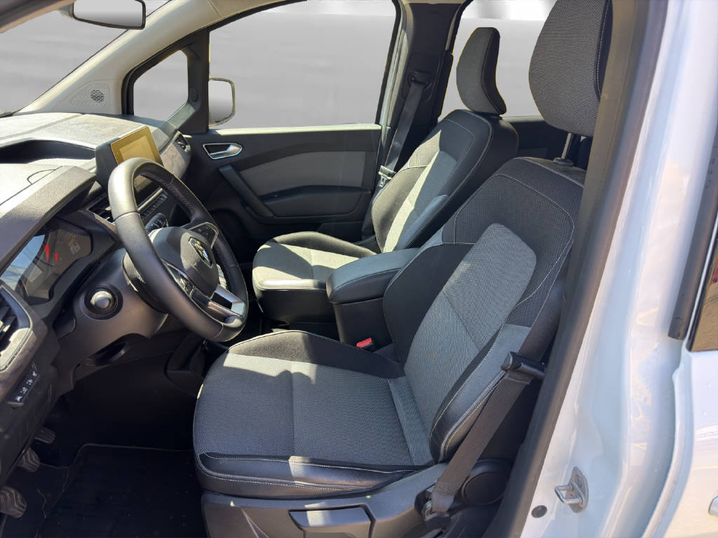 RENAULT Kangoo Kombi 1.3 TCe 130 Intens, Petrol, Second hand / Used, Manual - 4