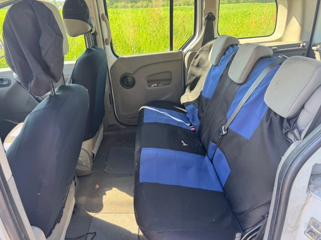 RENAULT KANGOO 1.6 16V 106 Privilège, Essence, Occasion / Utilisé, Manuelle - 7