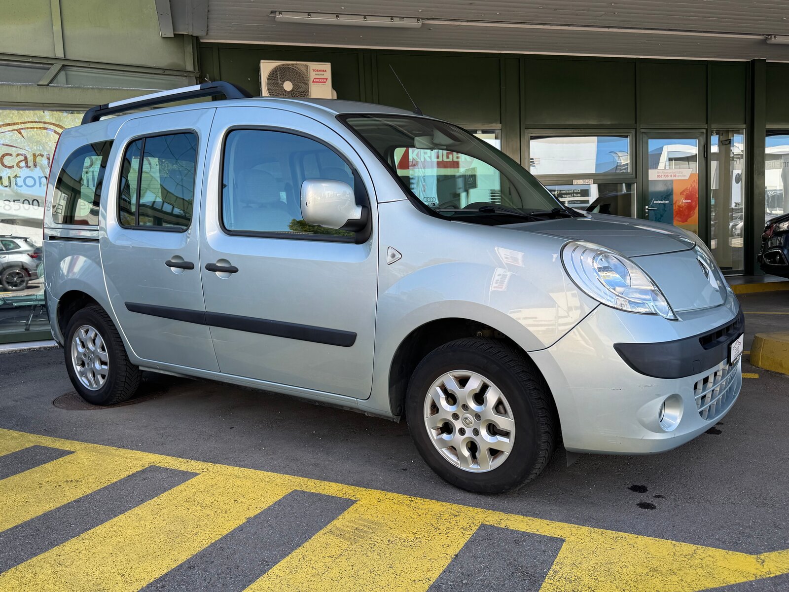 RENAULT Kangoo 1.6 16V Privilège*Behindertengerecht mit Rampe für