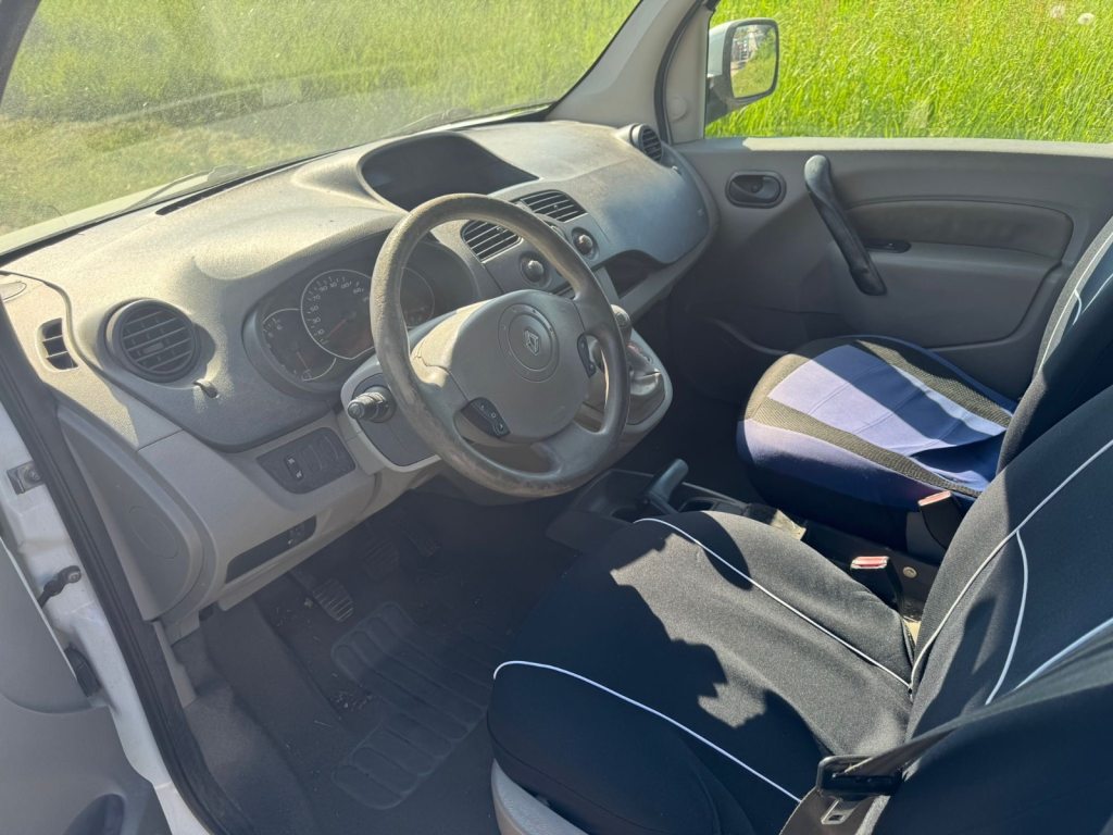 RENAULT KANGOO 1.6 16V 106 Privilège, Essence, Occasion / Utilisé, Manuelle - 4