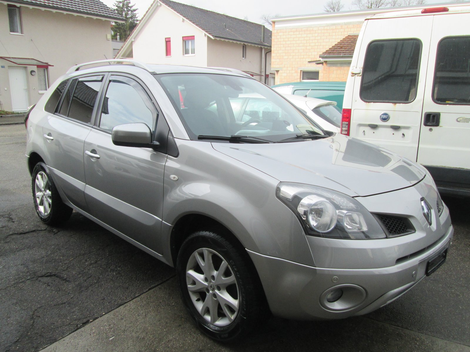 RENAULT Koleos 2.5 Dynamique 4x4, Essence, Occasion / Utilisé, Manuelle - 5