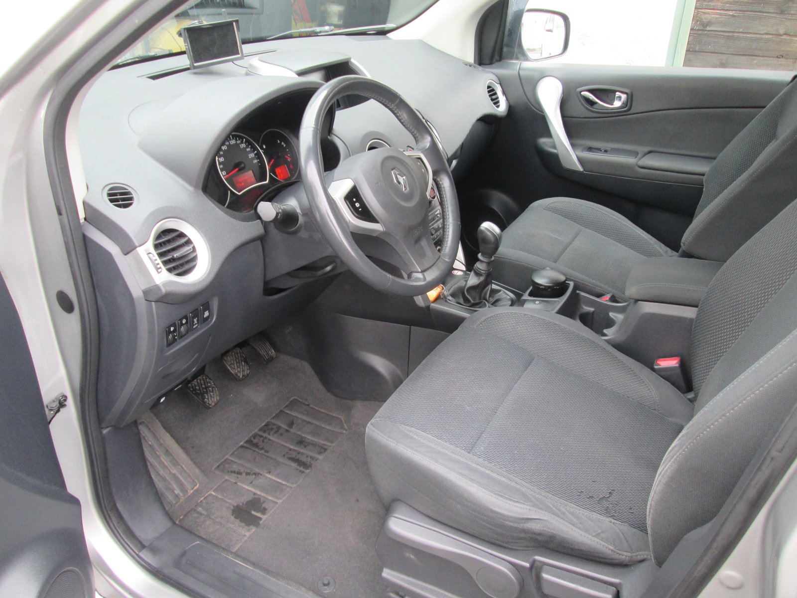 RENAULT Koleos 2.5 Dynamique 4x4, Essence, Occasion / Utilisé, Manuelle - 7