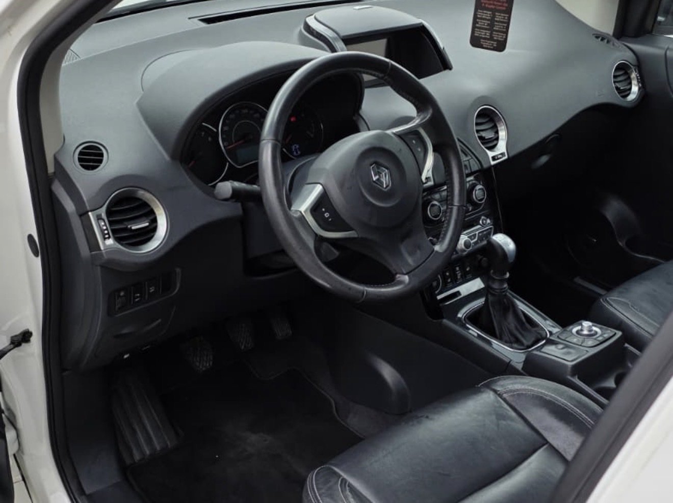 RENAULT Koleos 2.5 Expression 4x4, Essence, Occasion / Utilisé, Manuelle - 4