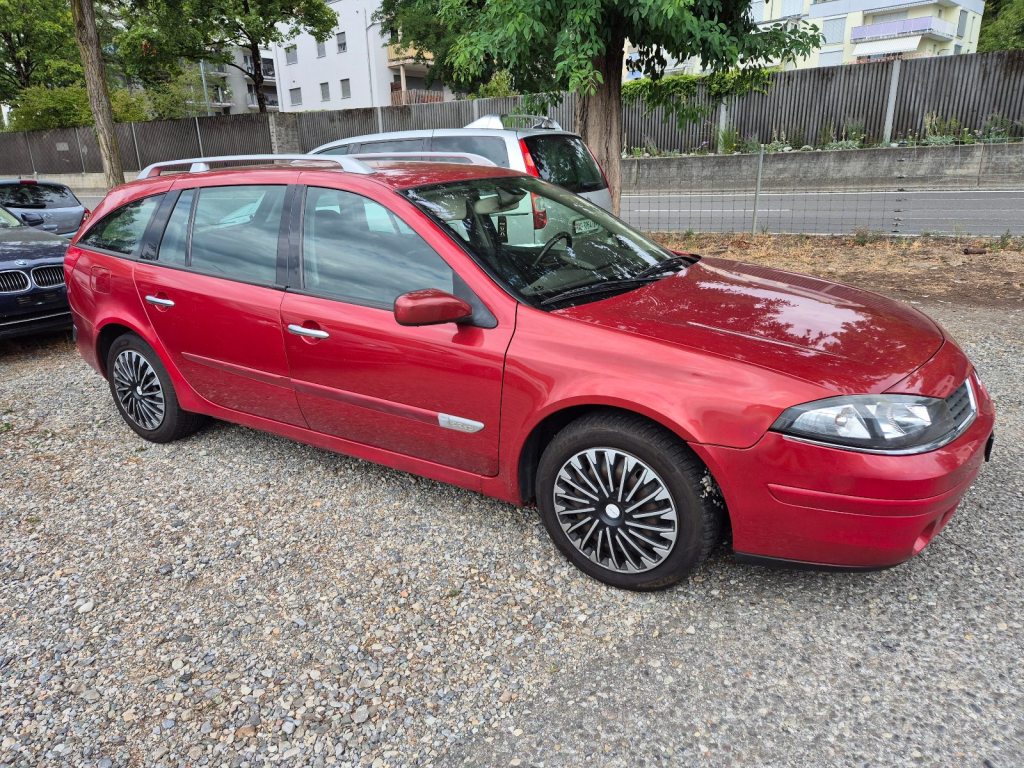RENAULT LAGUNA 2.2 dCi FAP Dynamique, Diesel, Second hand / Used, Automatic - 4
