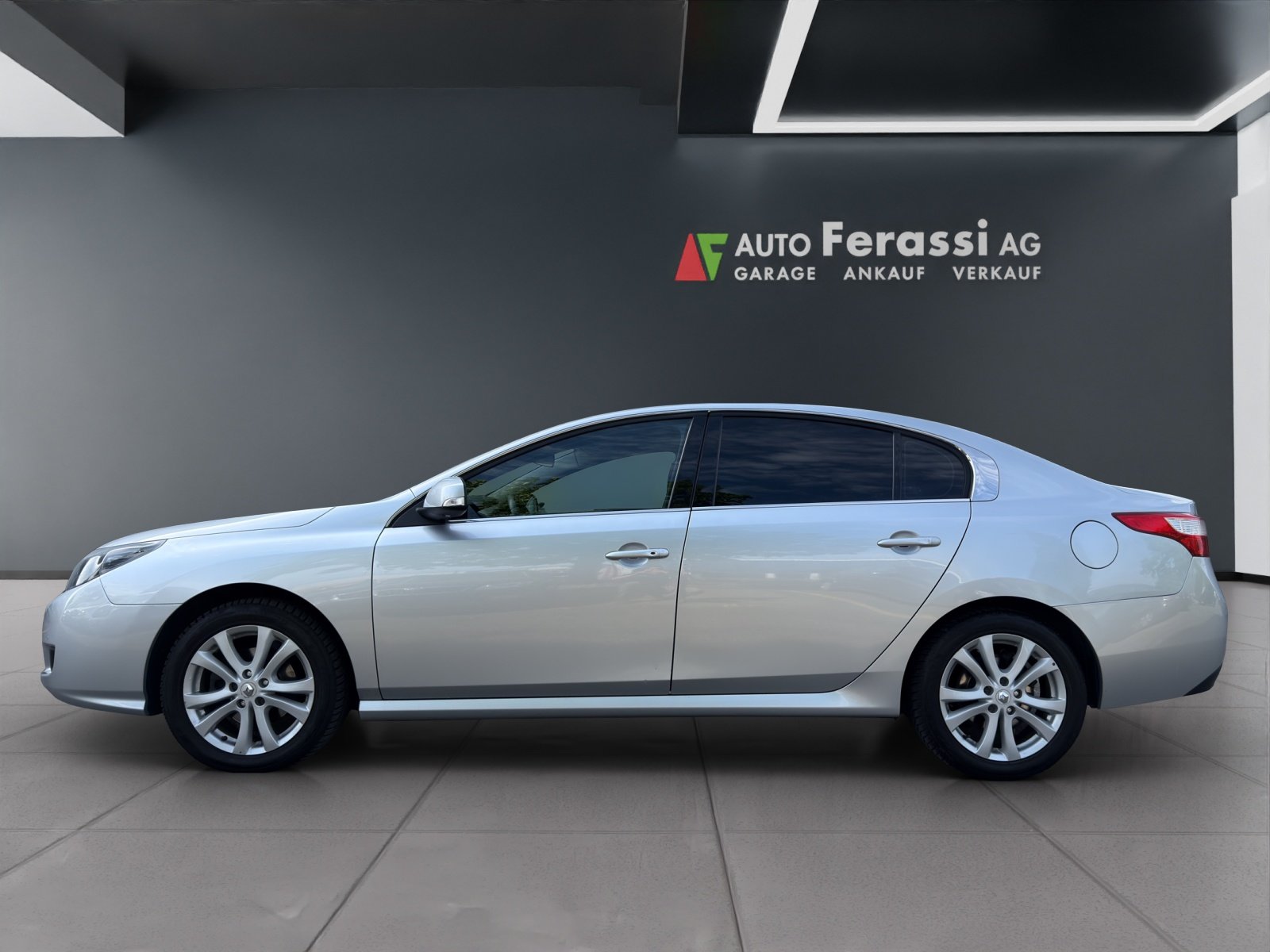 RENAULT Latitude 2.0 dCi Dynamique active-shift, Diesel, Occasion / Utilisé, Automatique - 2