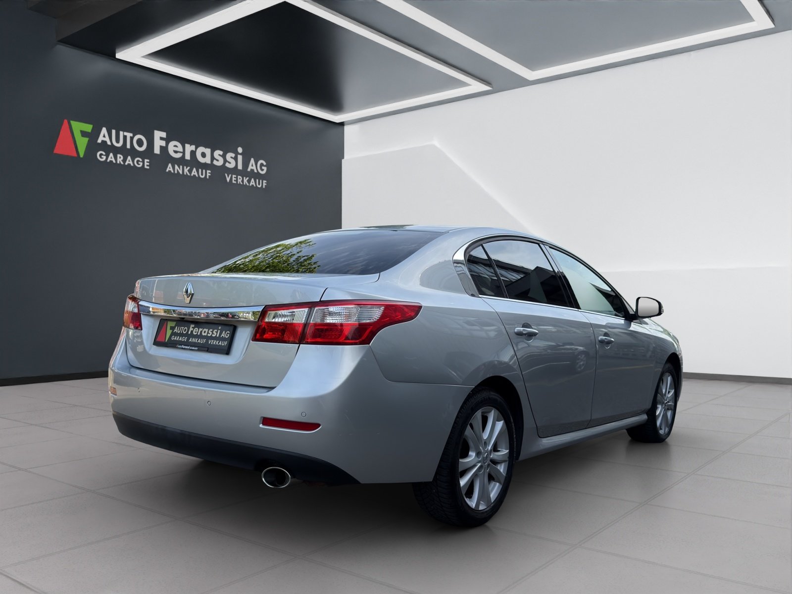 RENAULT Latitude 2.0 dCi Dynamique active-shift, Diesel, Occasion / Utilisé, Automatique - 6