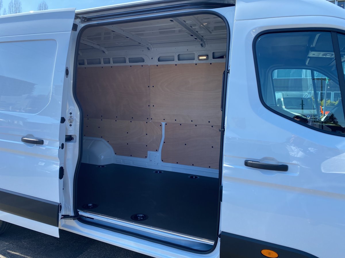 RENAULT Master E-Tech 35 EV 87kWh L3H2, Electric, New car, Automatic - 6
