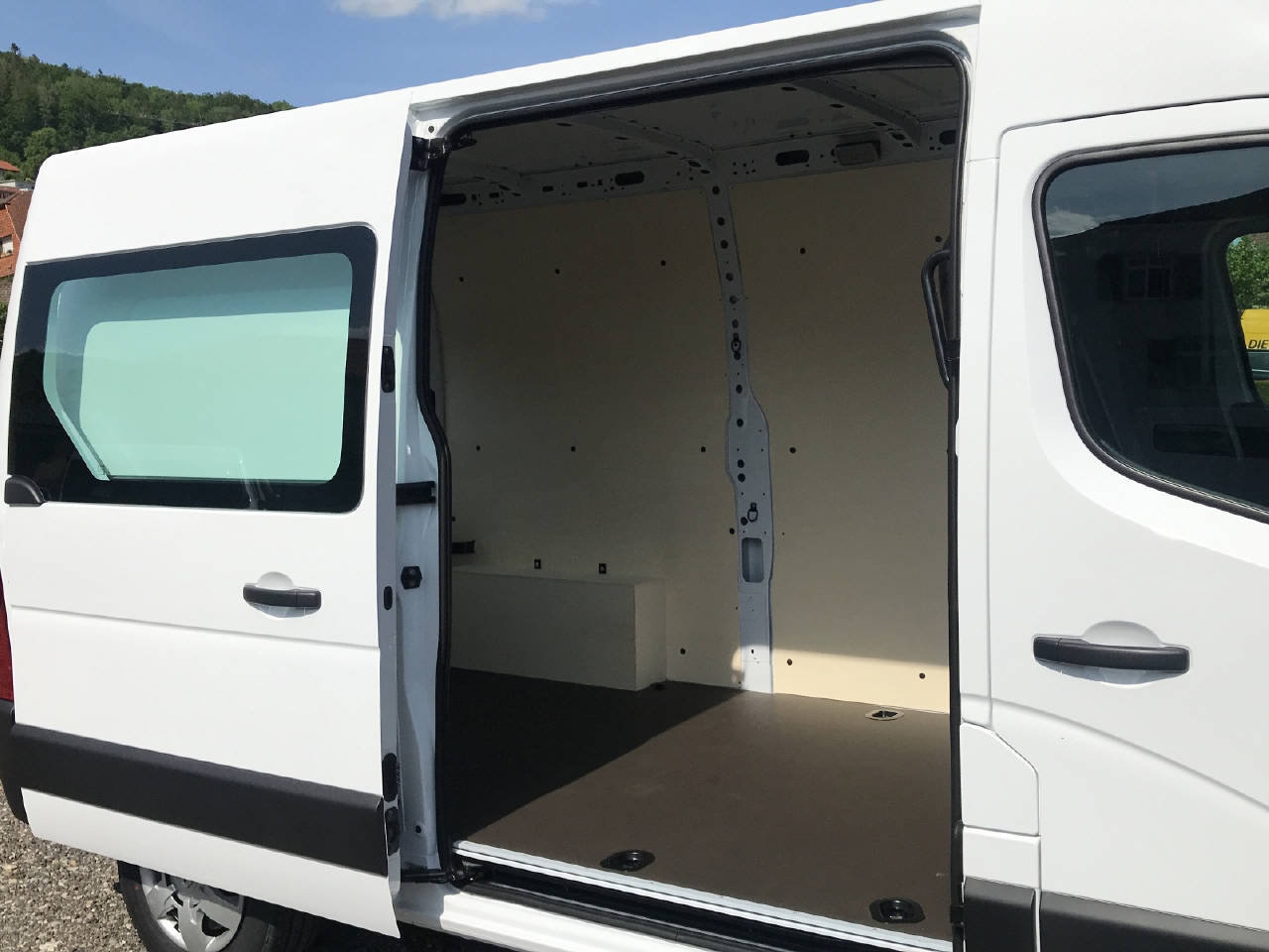 RENAULT Neuer Master Kastenwagen KW Frontantrieb L2H2 3.5t 2.3 Blue , Diesel, Second hand / Used, Manual - 3