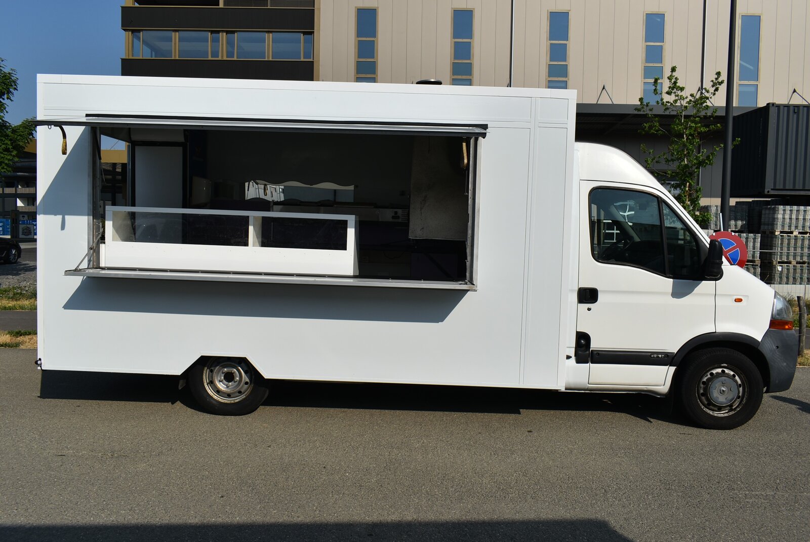RENAULT Master T35 2.5dCi Pizza