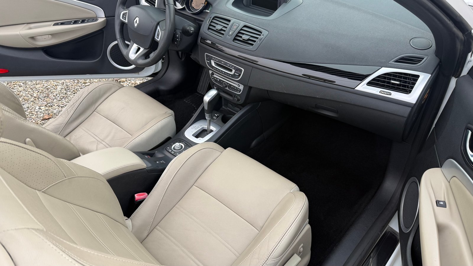 RENAULT Mégane CC 2.0 16V Dynamique CVT, Essence, Occasion / Utilisé, Automatique - 7