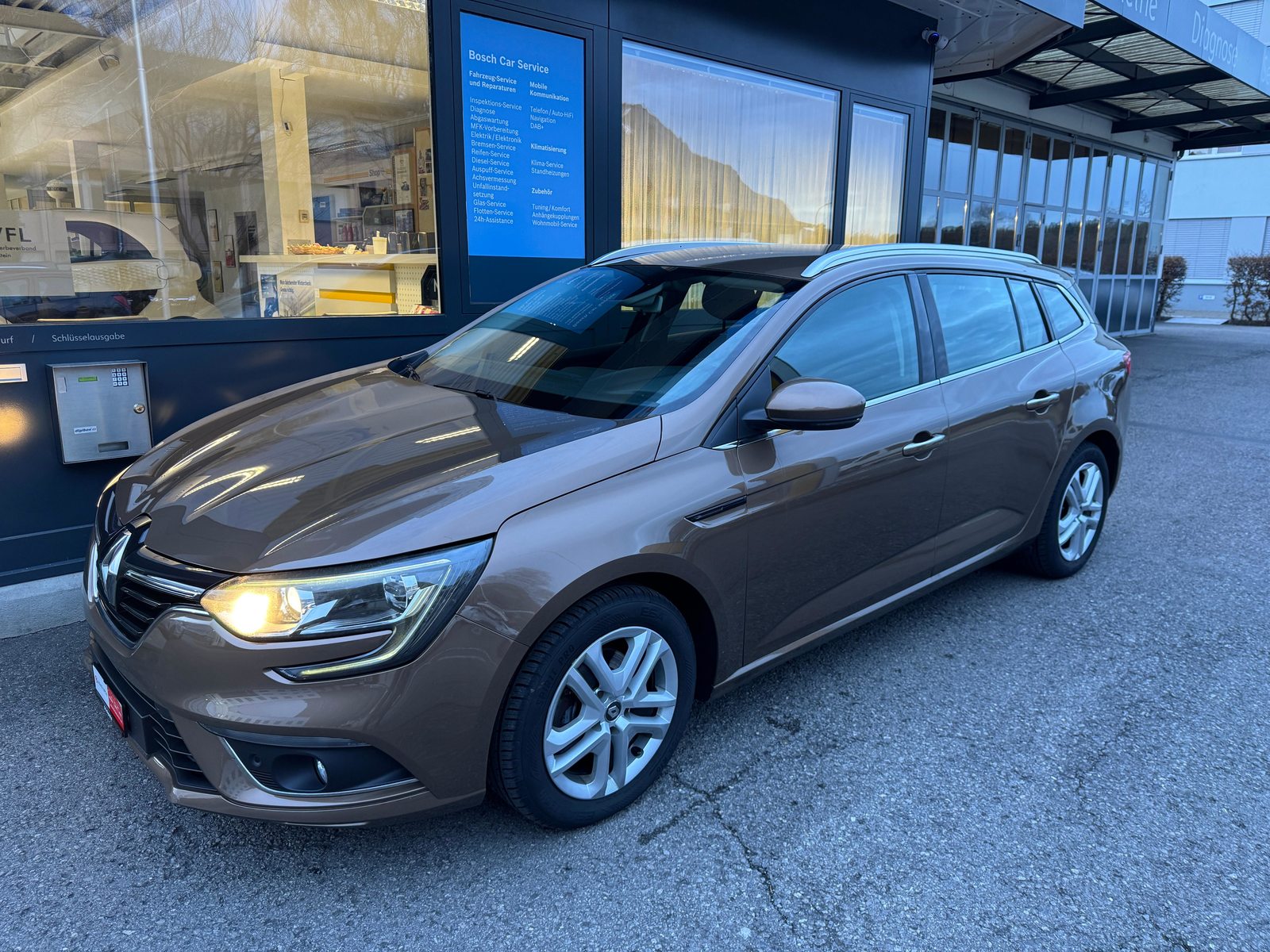 RENAULT Mégane Grandtour 1.2TCe Zen
