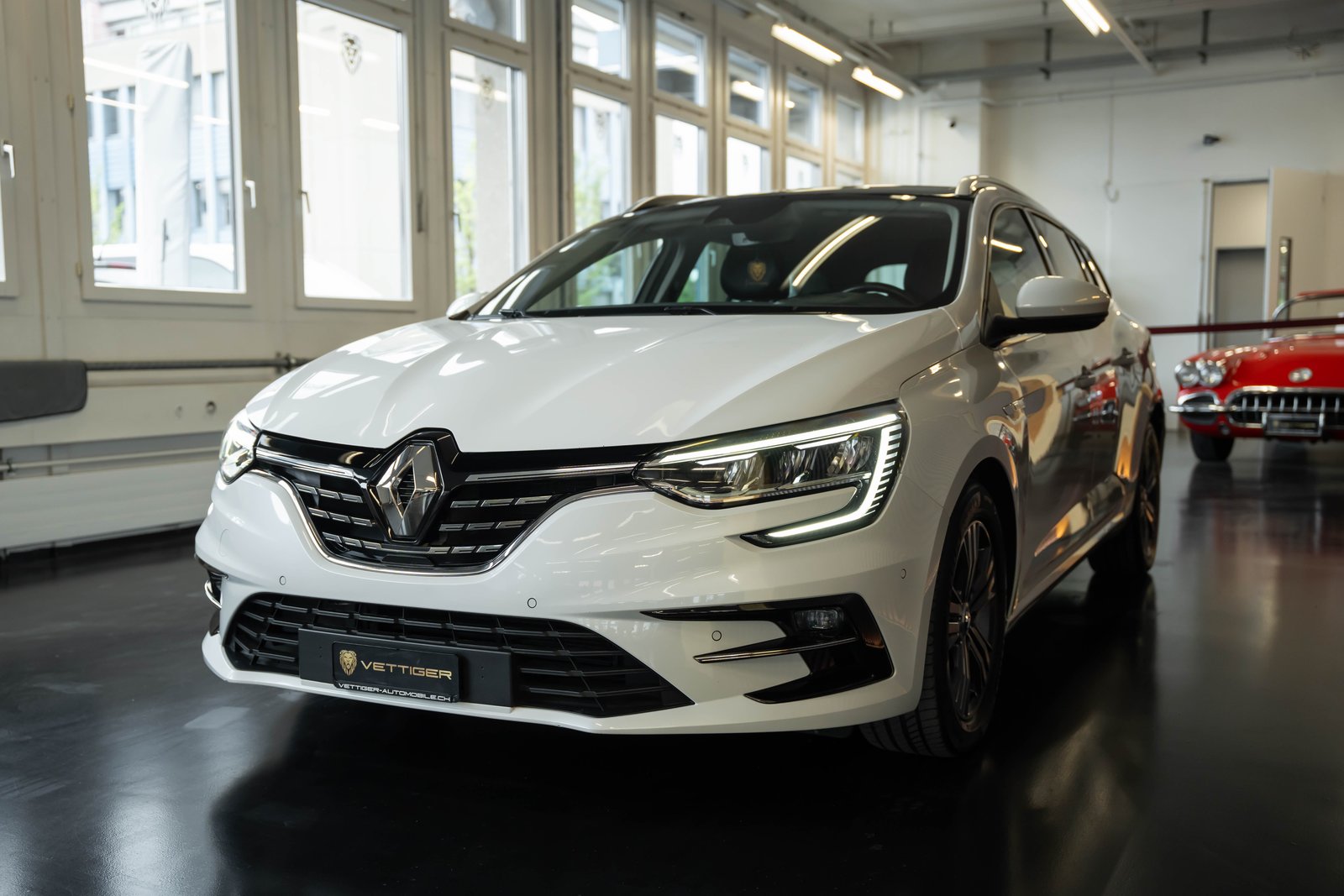 RENAULT Mégane Grandtour 1.6 E-Tech Intens, Plug-in-Hybrid Benzina/Elettrica, Occasioni / Usate, Automatico - 3