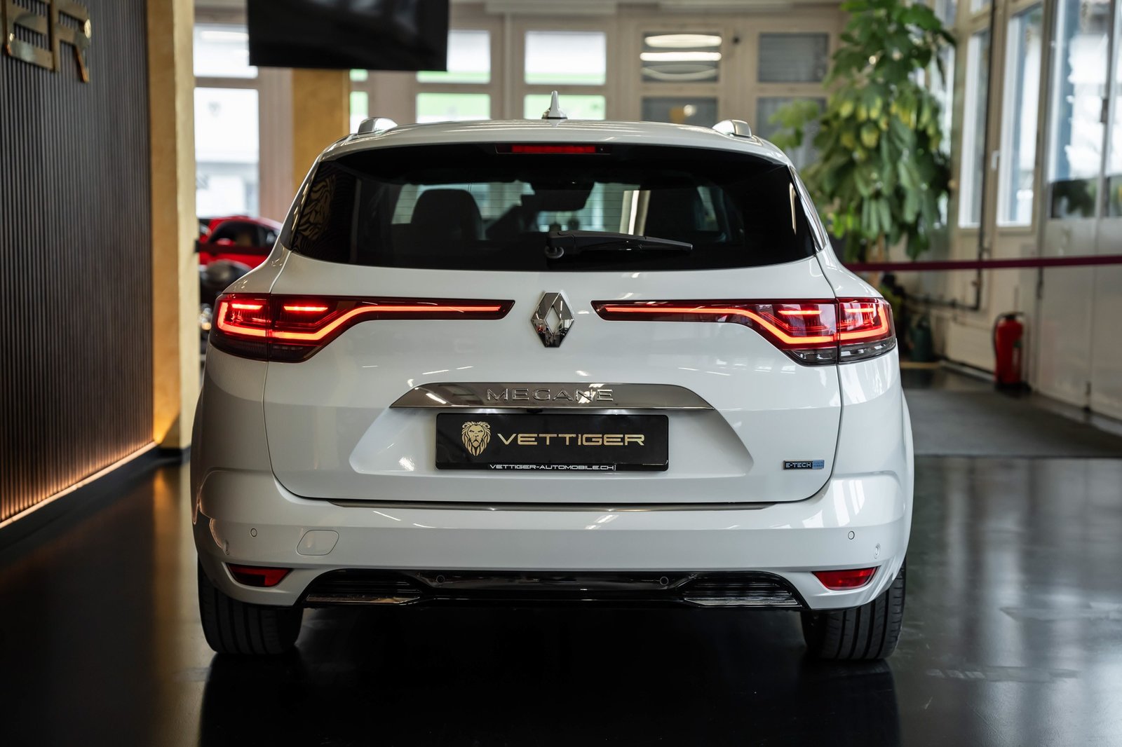 RENAULT Mégane Grandtour 1.6 E-Tech Intens, Plug-in-Hybrid Benzina/Elettrica, Occasioni / Usate, Automatico - 5