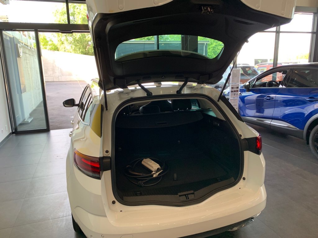 RENAULT Mégane Grandtour 1.6 E-Tech R.S. Line, Hybride Rechargeable Essence/Électricité, Occasion / Utilisé, Automatique - 7