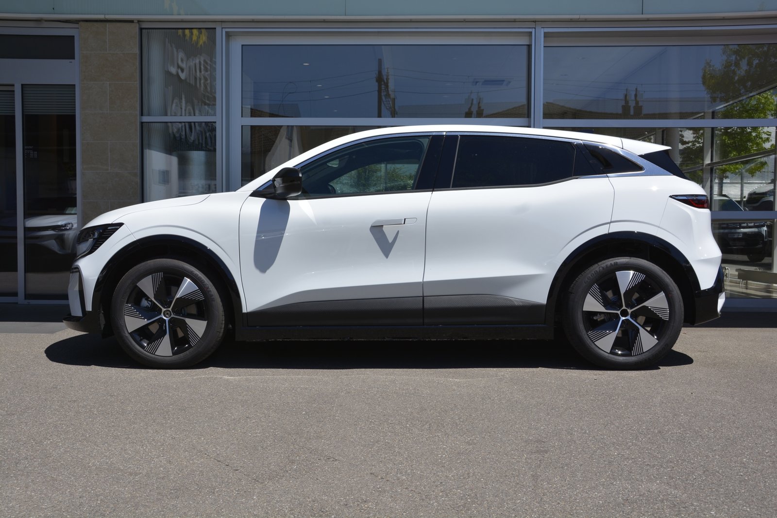 RENAULT Megane E-Tech electric, Electric, New car, Automatic - 3
