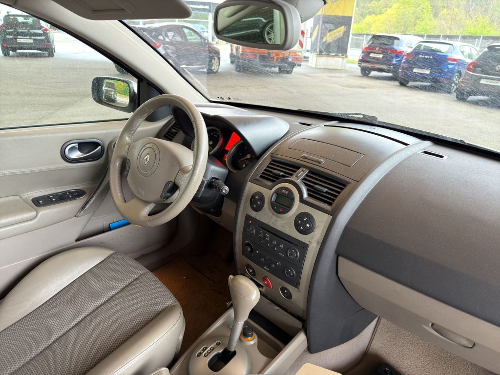 RENAULT MÉGANE 2.0 16V Priv. Luxe, Benzina, Occasioni / Usate, Automatico - 5