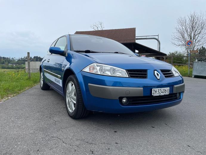 RENAULT Mégane 2.0 16V Dynamique, Petrol, Second hand / Used, Manual
