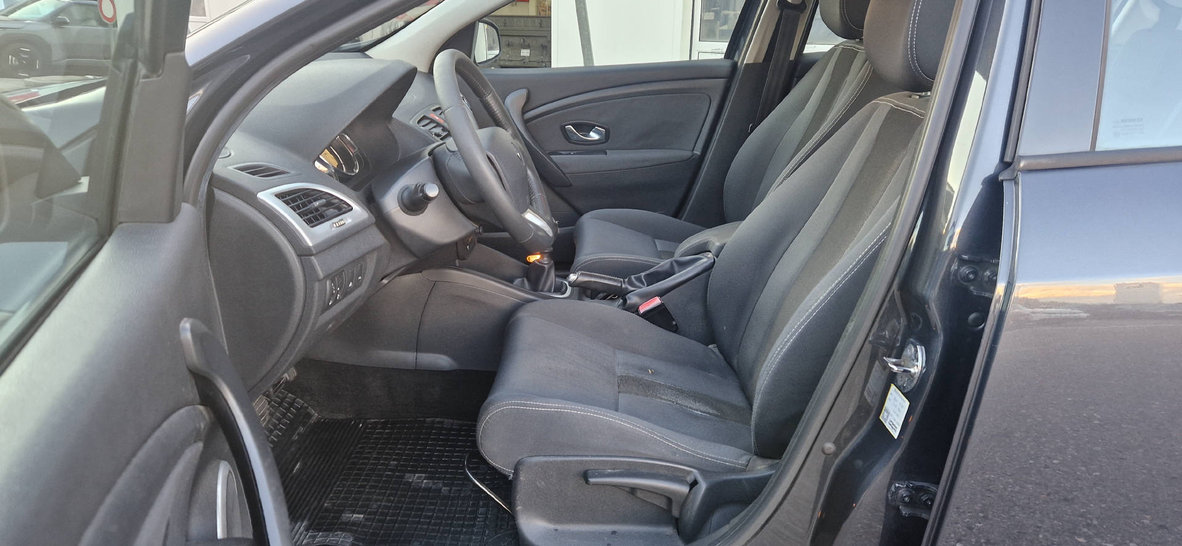 RENAULT Mégane 1.4 TCe Dynamique, Essence, Occasion / Utilisé, Manuelle - 4