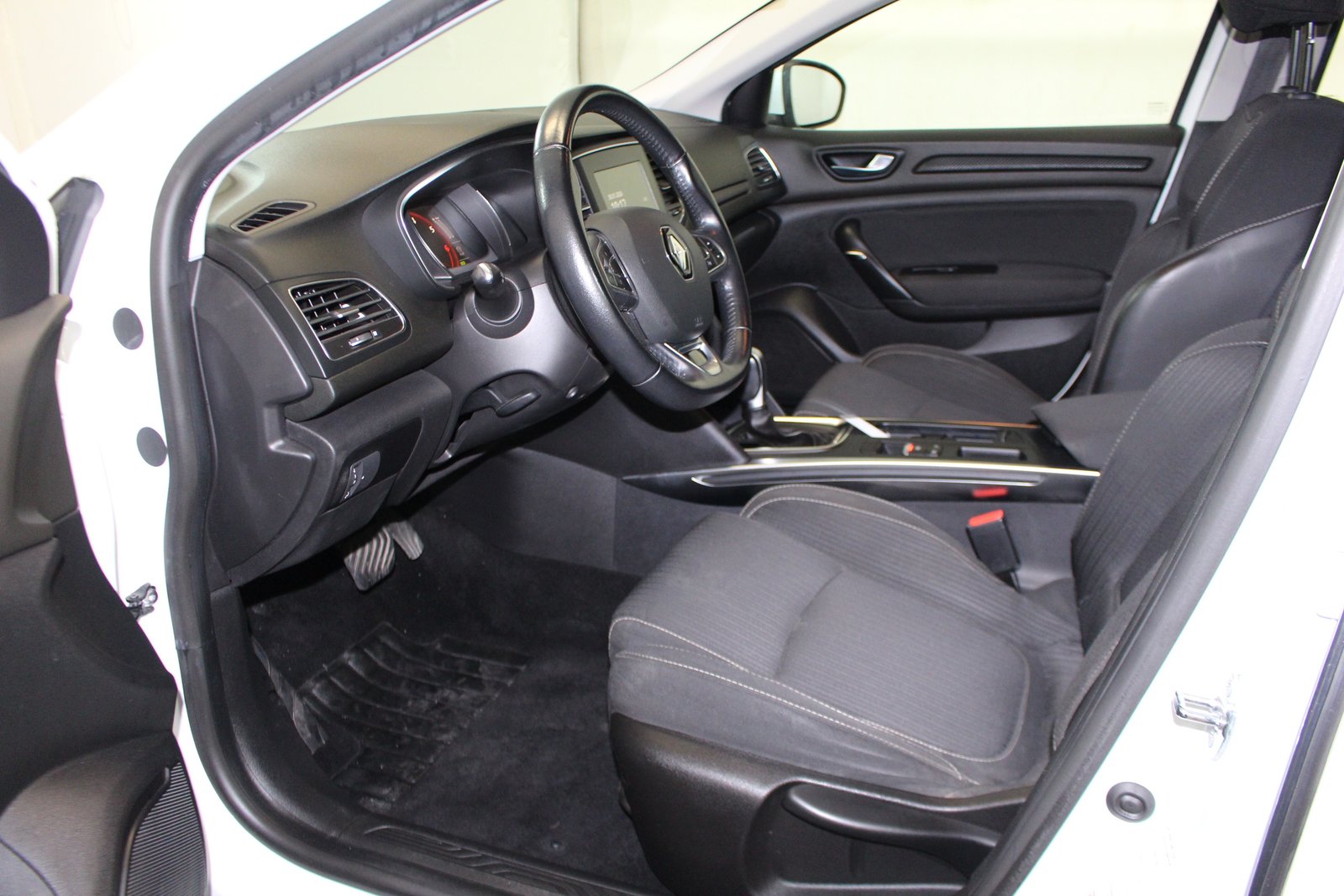RENAULT Mégane 1.2 TCe 130 Zen EDC, Essence, Occasion / Utilisé, Automatique - 7