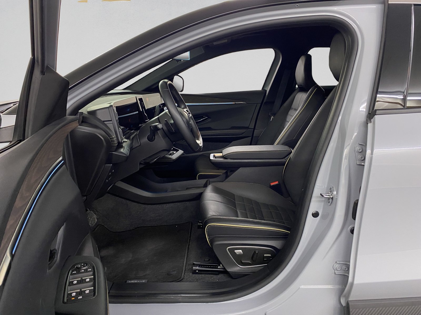 RENAULT Mégane E-TECH EV60 Iconic, Elektro, Occasion / Gebraucht, Automatik - 7