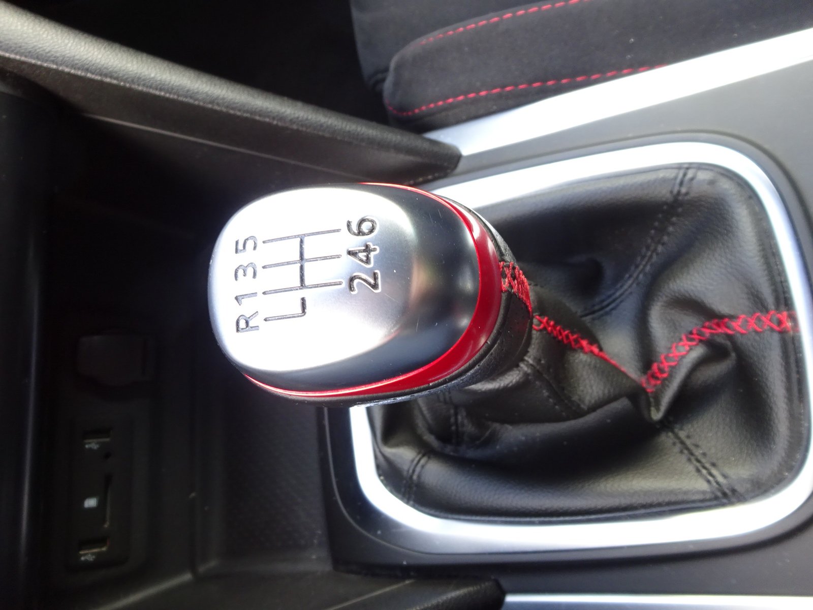 RENAULT Mégane RS 280, Essence, Occasion / Utilisé, Manuelle - 7
