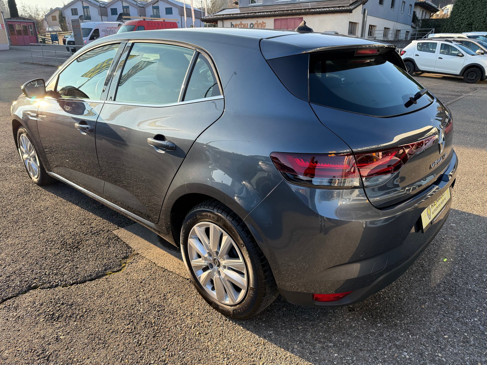RENAULT Mégane Berline 1.3 16V Turbo Zen, Petrol, Second hand / Used, Manual - 2