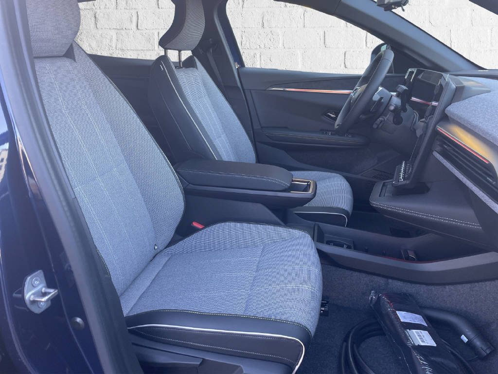 RENAULT Megane E-Tech 100% electric techno 220 PS Comfort Range, Electric, Second hand / Used, Automatic - 7