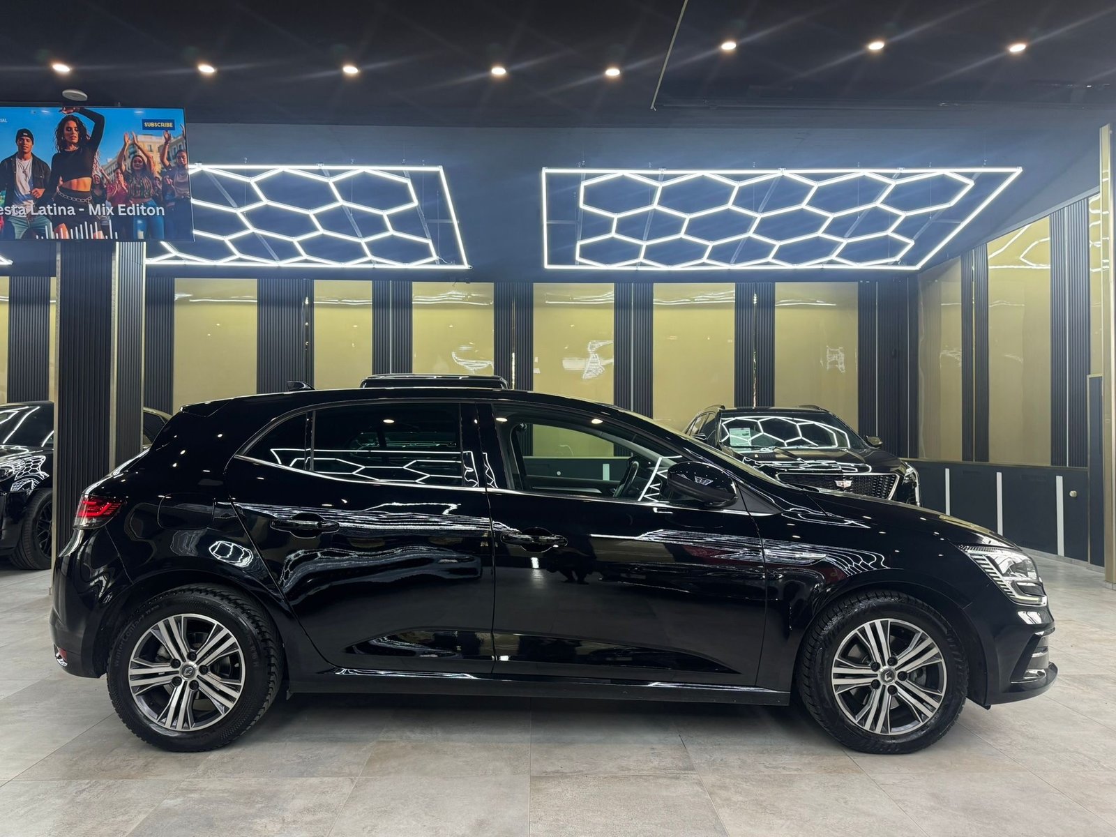 RENAULT Mégane Berline 1.3 16V Intens EDC, Essence, Occasion / Utilisé, Automatique - 4