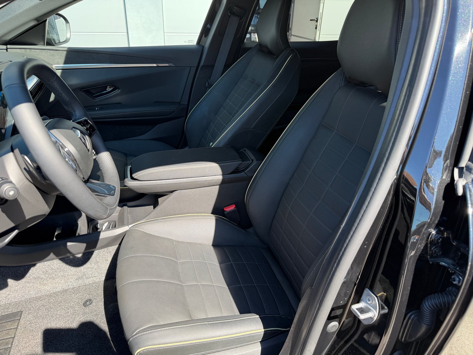RENAULT Megane, Électrique, Occasion / Utilisé, Automatique - 5