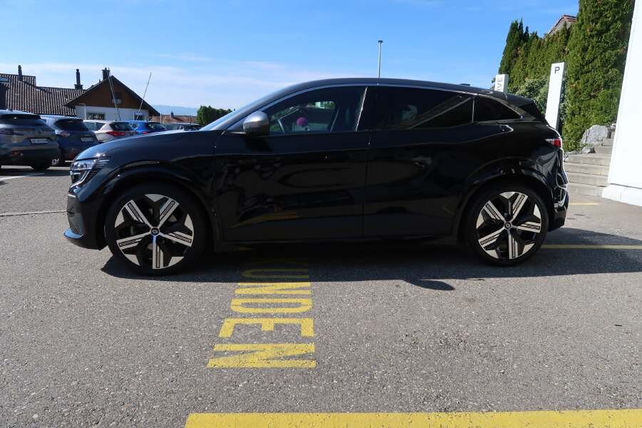 RENAULT Mégane E-Tech iconic, Electric, Second hand / Used, Automatic - 2
