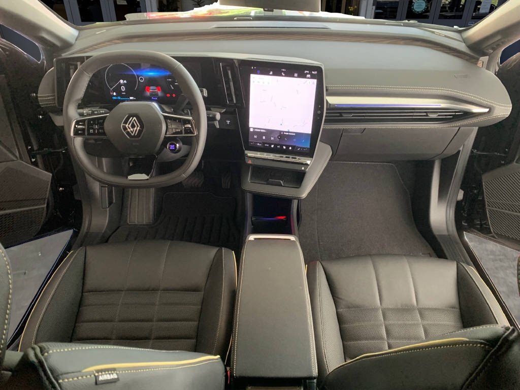 RENAULT Mégane E-Tech iconic, Electric, Ex-demonstrator, Automatic - 7