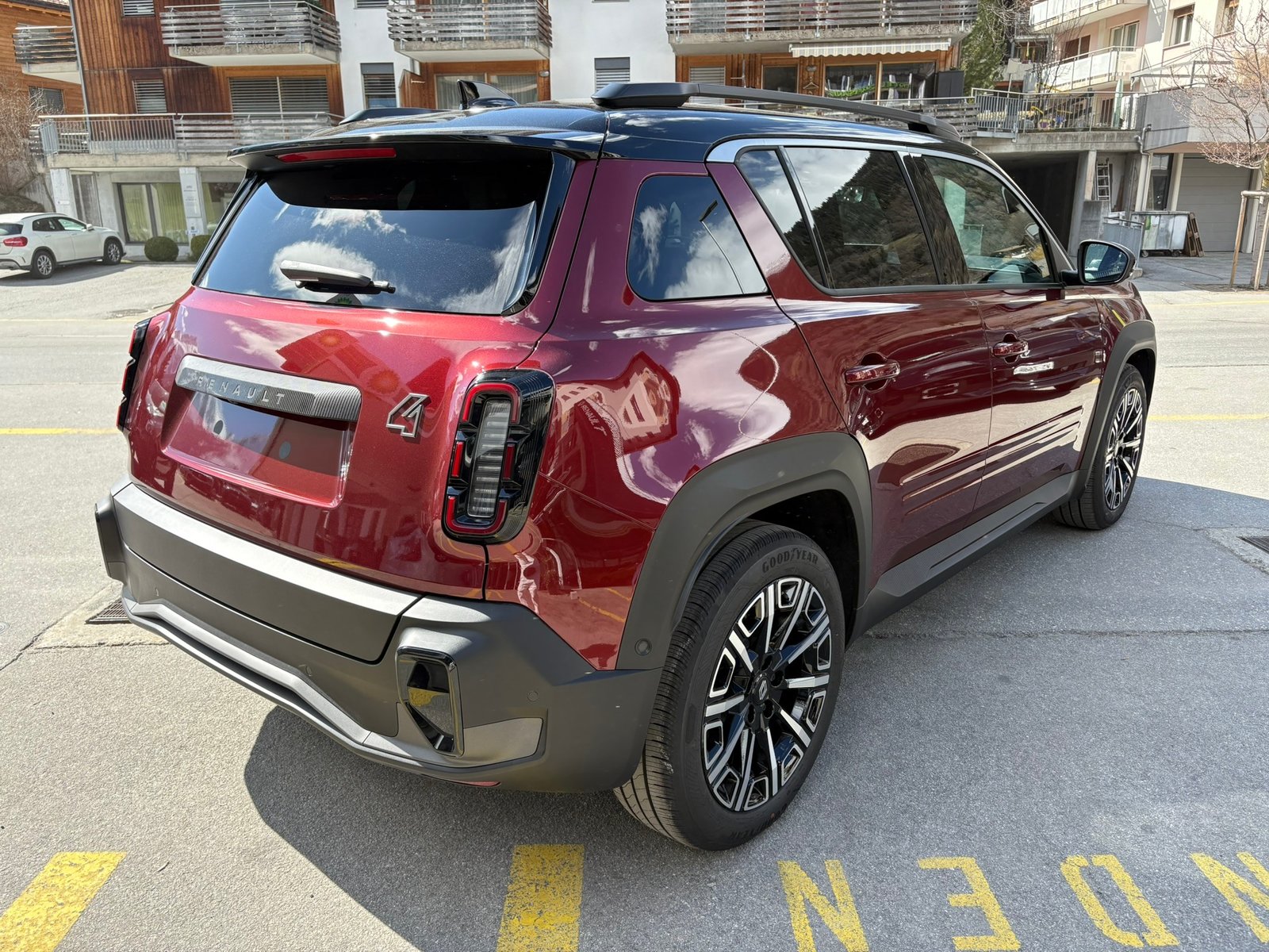 RENAULT R4 E-Tech CR 52kWh Iconic, Elettrica, Auto nuove, Automatico - 3