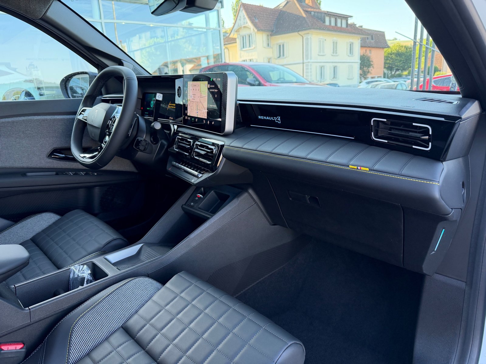 RENAULT R4 E-Tech Comfort Range 52 kWh Iconic, Elektro, Neuwagen, Automatik - 6
