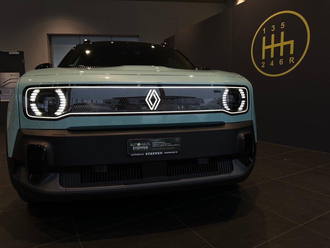 RENAULT R4 E-Tech Comfort Range 52 kWh Iconic, Electric, Second hand / Used, Automatic - 2
